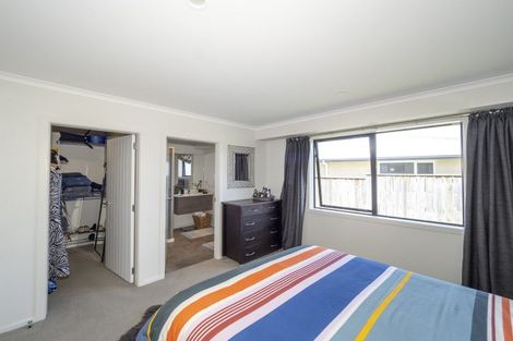 Photo of property in 2 Tarata Grove, Lansdowne, Masterton, 5810