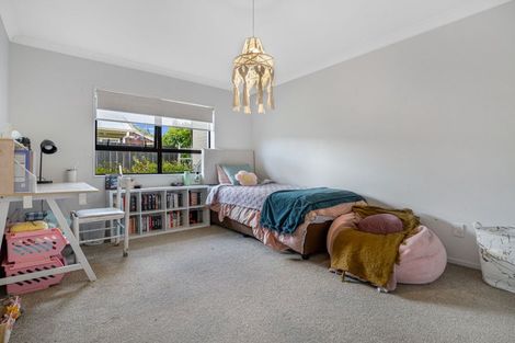 Photo of property in 2 Four Oaks Place, Pukekohe, 2120