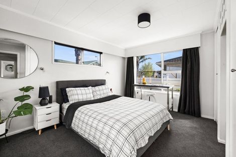 Photo of property in 9 Hinton Road, Taradale, Napier, 4112