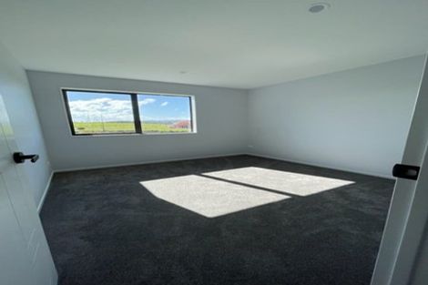 Photo of property in 4 Pineview Drive, Rosehill, Papakura, 2113