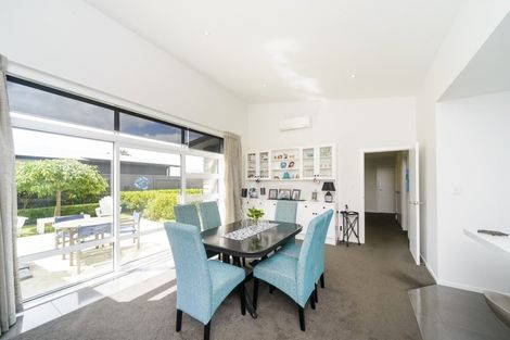 Photo of property in 3 Levi Place, Kelvin Grove, Palmerston North, 4414