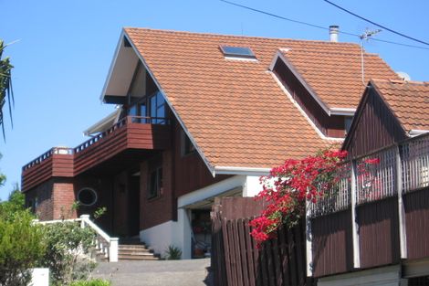 Photo of property in 1/501 Beach Road, Murrays Bay, Auckland, 0630