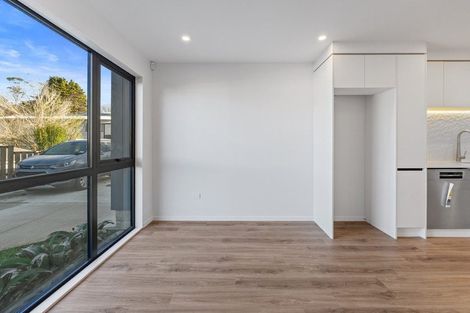 Photo of property in 8c Datura Place, Sunnynook, Auckland, 0620