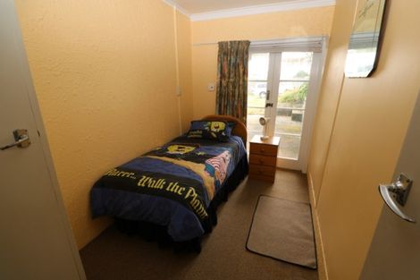 Photo of property in 22 Nelson Street, Foxton Beach, Foxton, 4815