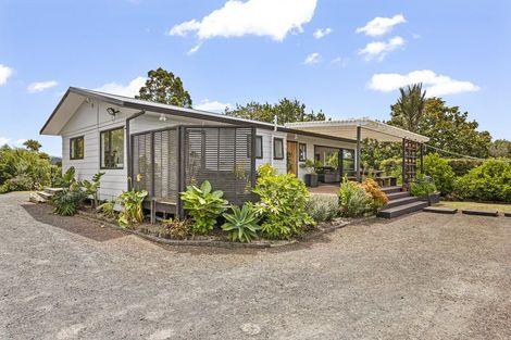 Photo of property in 76 Shaw Road, Oratia, Auckland, 0604