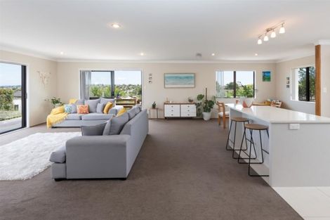 Photo of property in 4a Rodney Street, Howick, Auckland, 2014