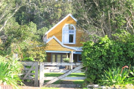 Photo of property in 70 Riverview Road, Cooks Beach, Whitianga, 3591