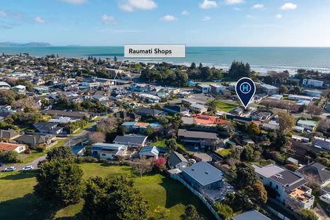 Photo of property in 10 Alexander Road, Raumati Beach, Paraparaumu, 5032