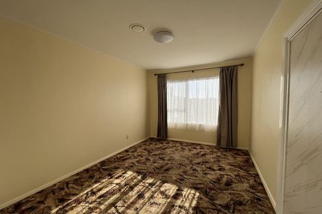 Photo of property in 8 Warrington Grove, Newlands, Wellington, 6037