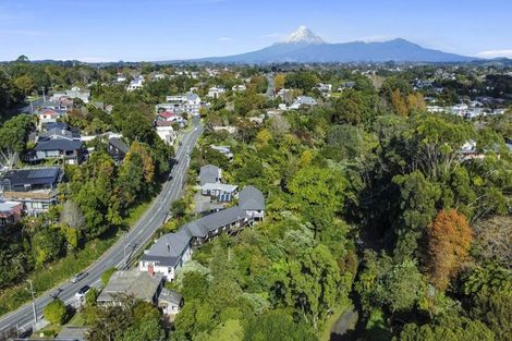 Photo of property in 44 Carrington Street, Lower Vogeltown, New Plymouth, 4310