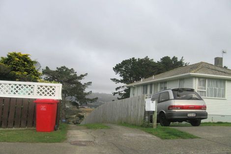 Photo of property in 49 Beauzami Crescent, Ascot Park, Porirua, 5024