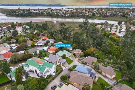 Photo of property in 20 Quincey Place, Massey, Auckland, 0614
