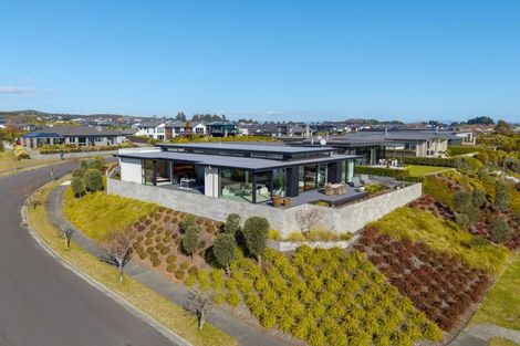 Photo of property in 35 Pukenamu Road, Rainbow Point, Taupo, 3330