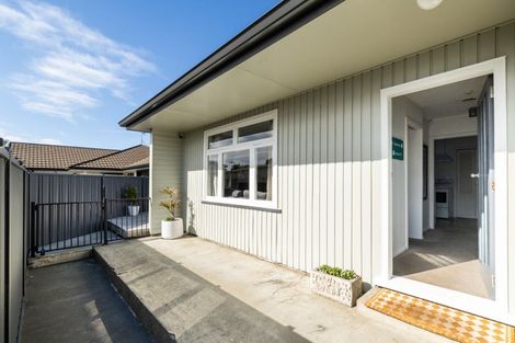 Photo of property in 806 Grove Road, Mayfair, Hastings, 4122