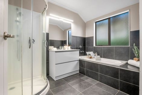 Photo of property in 51 Magellan Rise, Flagstaff, Hamilton, 3210