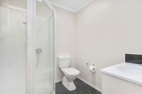 Photo of property in 64 Farnborough Drive, Grandview Heights, Hamilton, 3200