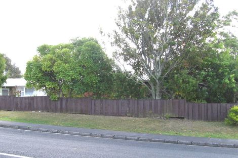 Photo of property in 146 Luckens Road, West Harbour, Auckland, 0618