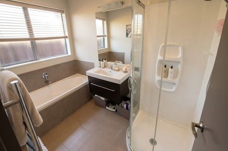 Photo of property in 5 Oak Tree Lane, Rangiora, 7400