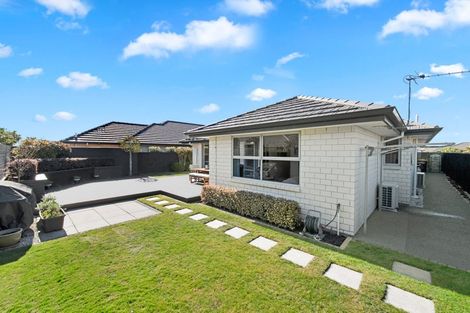 Photo of property in 16 Whitau Place, Marshland, Christchurch, 8083