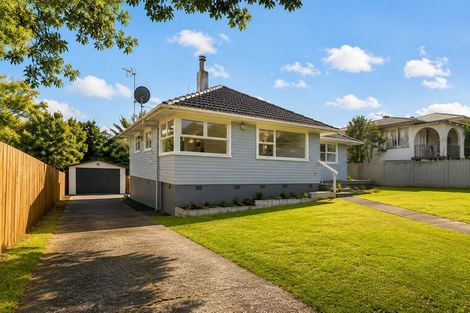 Photo of property in 5 Thomas Rea Place, Te Atatu South, Auckland, 0610