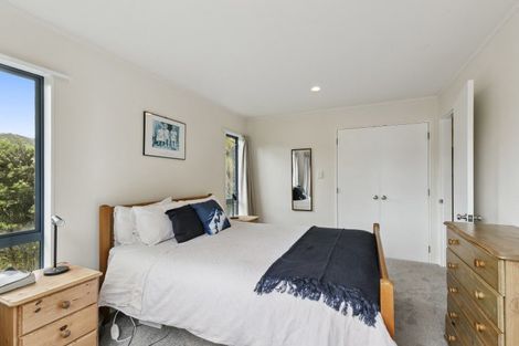 Photo of property in 21 Court Road, Tawa, Wellington, 5028