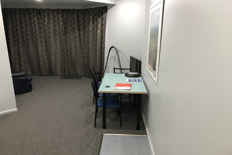 Photo of property in Terrace Garden Apartments, 1e/120 The Terrace, Wellington Central, Wellington, 6011