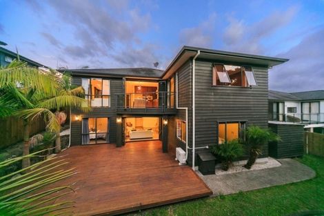 Photo of property in 19 Springvale Drive, Fairview Heights, Auckland, 0632