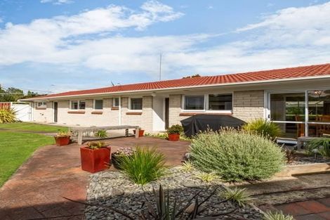 Photo of property in 1 Alf Walker Place, Papakura, 2110