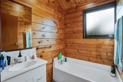 Photo of property in 8 Pohutukawa Drive, Opunake, 4616