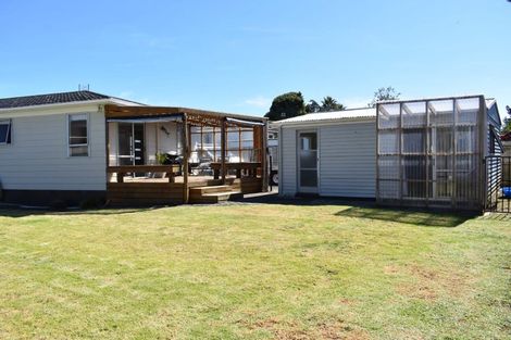 Photo of property in 124 Shifnal Drive, Randwick Park, Auckland, 2105