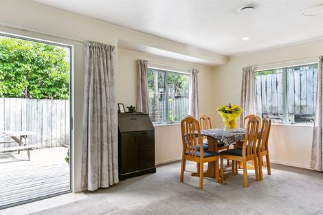 Photo of property in 3/14 Sungrove Rise, Sunnyvale, Auckland, 0612