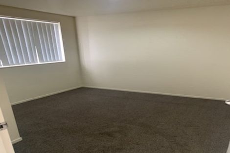 Photo of property in 62 Woodbank Drive, Glen Eden, Auckland, 0602