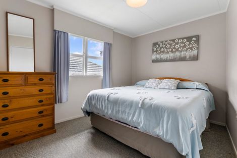 Photo of property in 17 Sealy Road, Torbay, Auckland, 0630