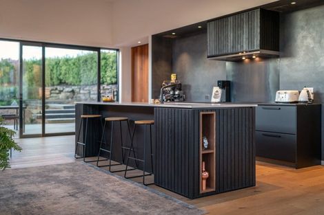 Photo of property in 17 Kapuka Lane, Wanaka, 9305