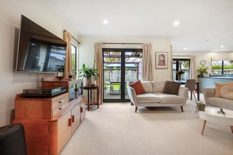 Photo of property in 15 Buckingham Place, Rototuna North, Hamilton, 3210