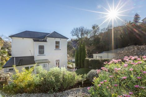 Photo of property in 3 Hooker Avenue, Hospital Hill, Napier, 4110