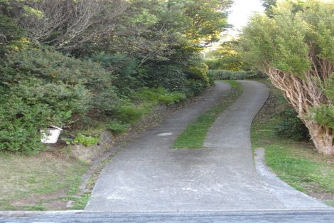 Photo of property in 24 Lyndfield Lane, Newlands, Wellington, 6037