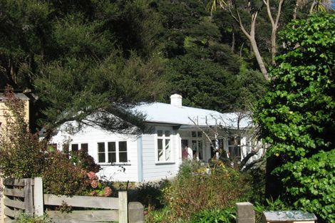 Photo of property in 293 Muritai Road, Eastbourne, Lower Hutt, 5013