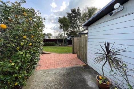 Photo of property in 102 Gills Road, Bucklands Beach, Auckland, 2014