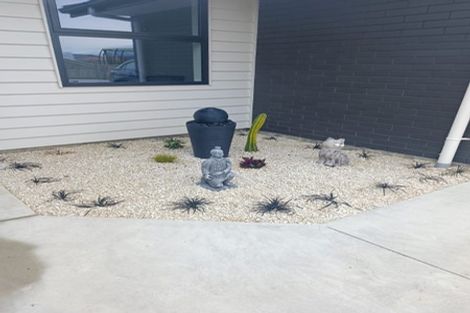 Photo of property in 90 Johnstone Drive, Fitzherbert, Palmerston North, 4410