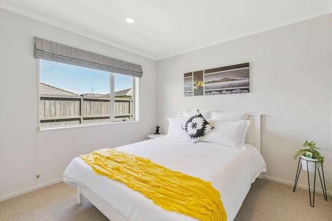 Photo of property in 5 Wick Place, Wattle Downs, Auckland, 2103