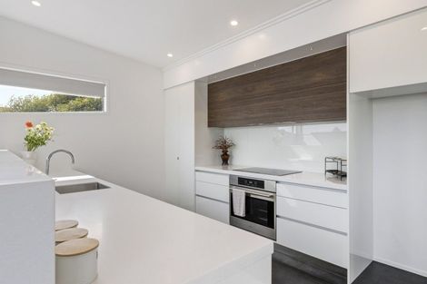 Photo of property in 26 Birdwood Avenue, Moturoa, New Plymouth, 4310