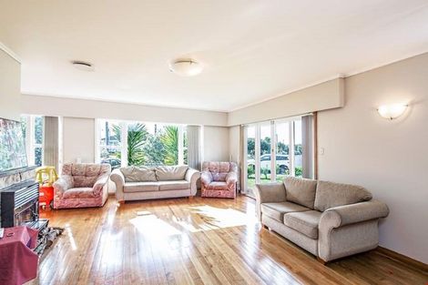 Photo of property in 8 Mawney Road, Henderson, Auckland, 0610