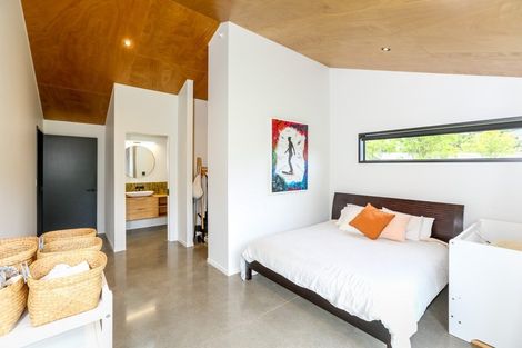 Photo of property in 23c Arden Place, Oakura, 4314