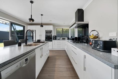 Photo of property in 3 Margaret Alice Close, Whalers Gate, New Plymouth, 4310