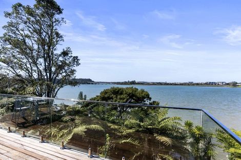 Photo of property in 27 Ferry Parade, Herald Island, Auckland, 0618