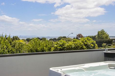 Photo of property in 12 Haden Place, Omokoroa, 3114