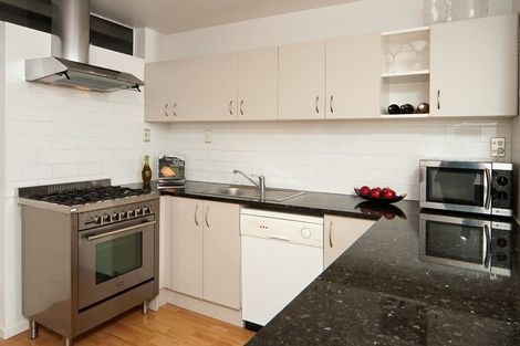 Photo of property in 3/73 Princes Street, Northcote Point, Auckland, 0627