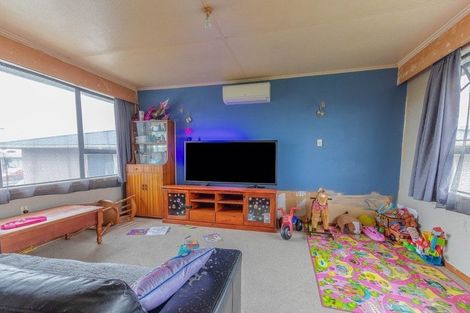 Photo of property in 76 Matai Street, Castlecliff, Whanganui, 4501