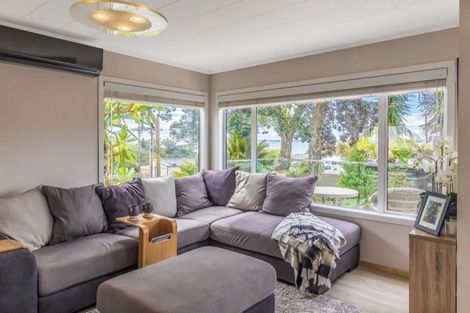 Photo of property in 2/42 Beach Road, Castor Bay, Auckland, 0620